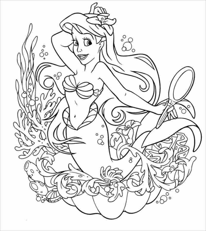 Ariel thích cài hoa trên tóc