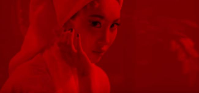 hình ảnh trong MV siren 1