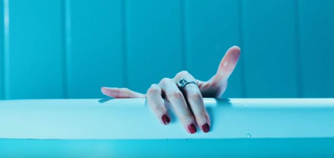 hình ảnh trong MV siren 2