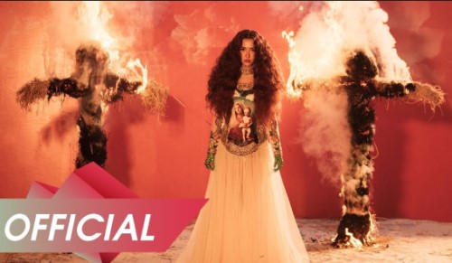 Lời bài hát Chị ngả em nâng - Bích Phương