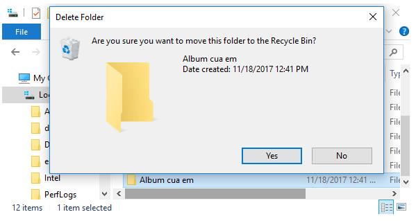 Nháy chuột chọn Yes để xóa thư mục