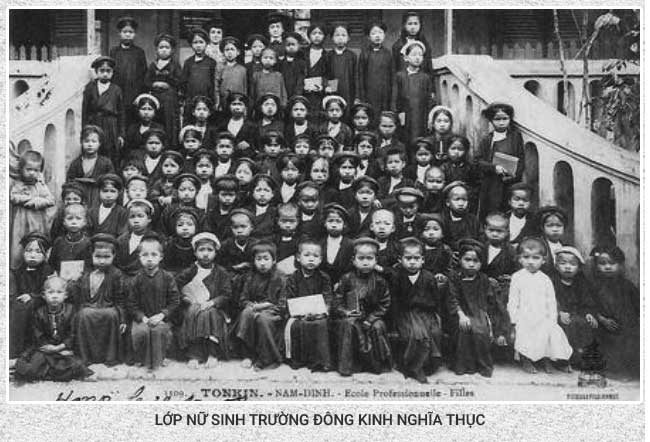 Lớp nữ sinh trường Đông Kinh Nghĩa Thục