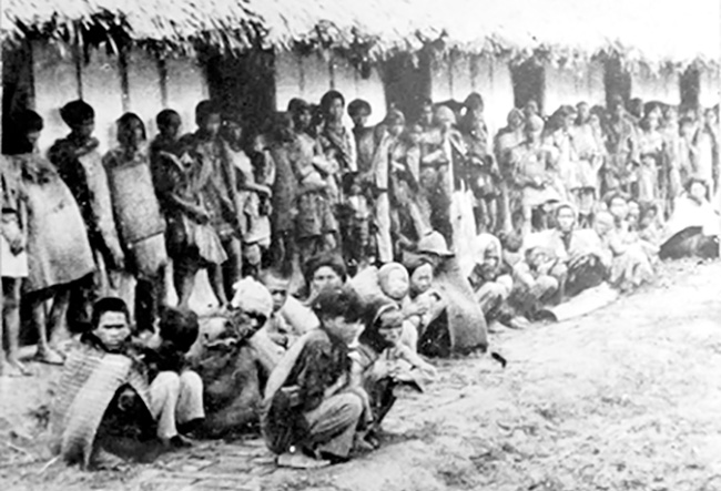 Nạn nhân đói tại trại Giáp Bát