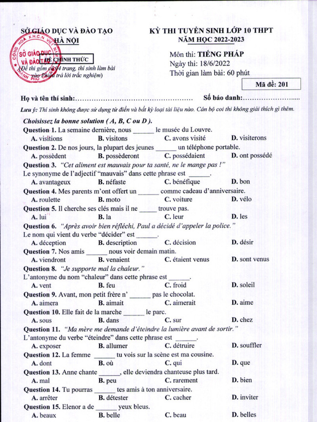Đề thi chính thức Tiếng Pháp vào lớp 10 TP Hà Nội 2022 trang 1