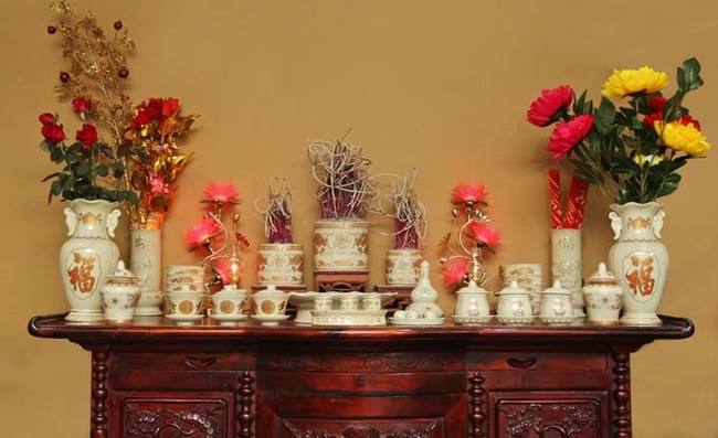 Không nên dịch chuyển bát hương sai vị trí