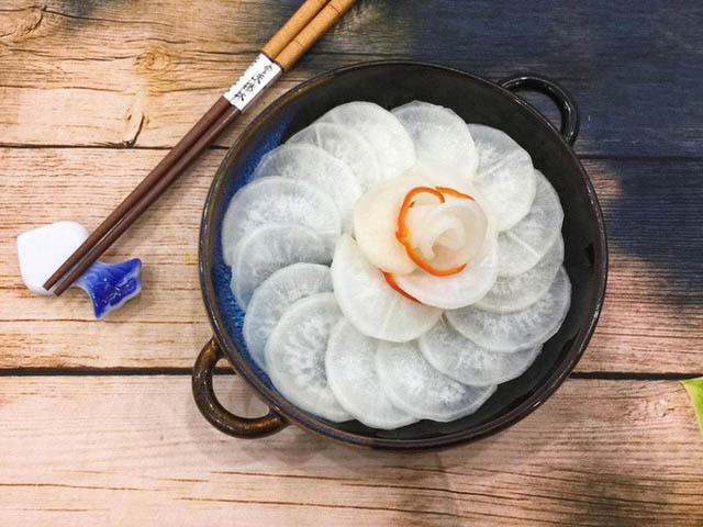 Cách làm củ cải muối Hàn Quốc chua ngọt giòn ăn chống ngán