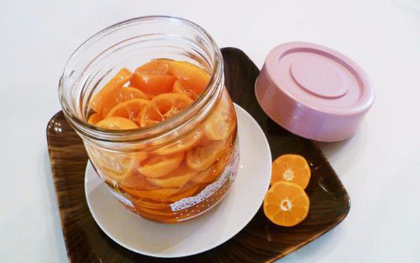 Tận dụng cây quất Tết Nguyên đán ngâm đường phèn giải cảm 1