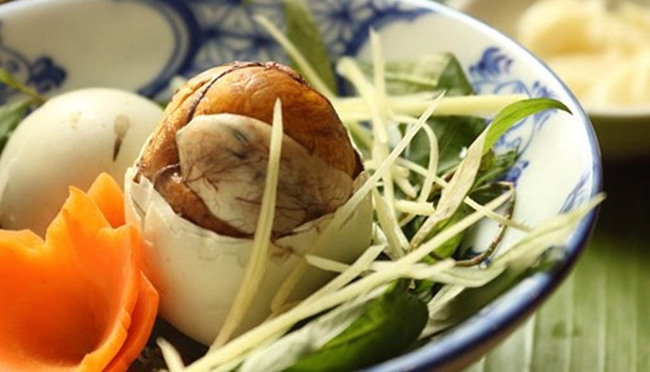 Ăn trứng vịt lộn sẽ không may mắn nên cần kiêng