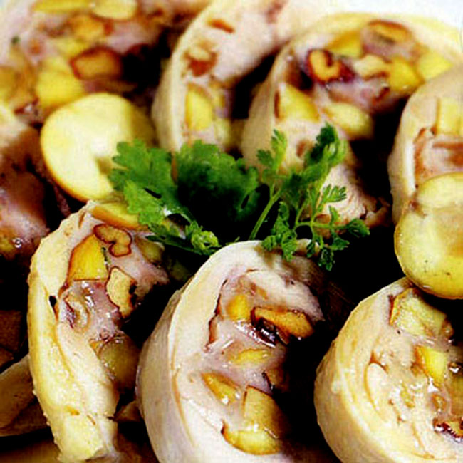 Cách trình bày món gà nhồi ngũ sắc số 2