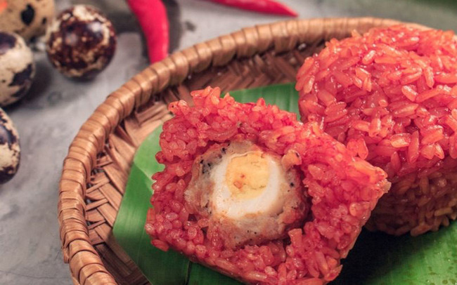 Tết Nguyên đán độc lạ cách làm xôi gấc bọc trứng cút 2