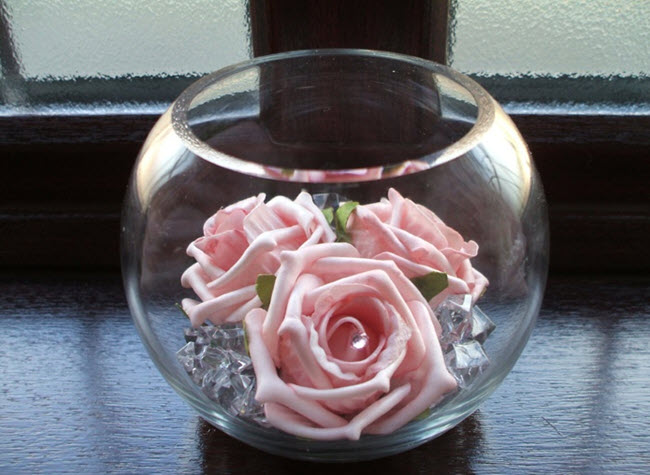 10 mẫu cắm hoa hồng kiểu tối giản mà đẹp tinh tế ảnh 1