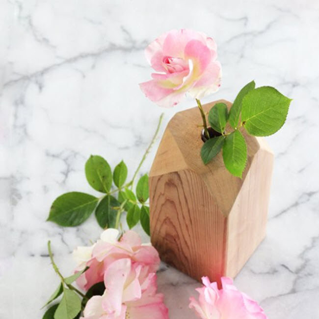 10 mẫu cắm hoa hồng kiểu tối giản mà đẹp tinh tế ảnh 10