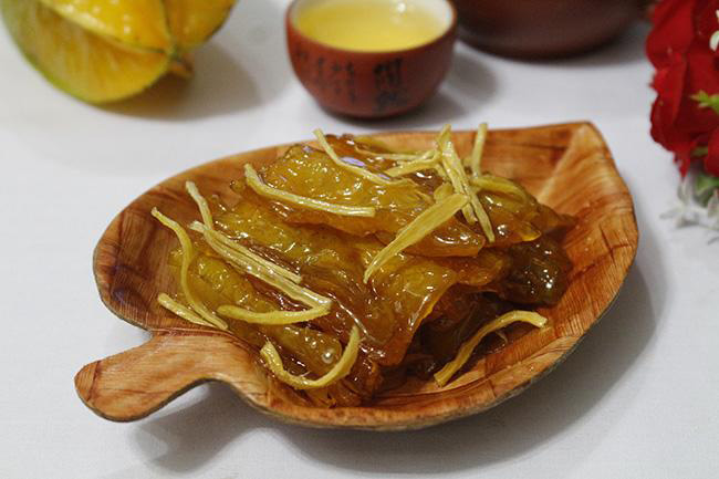 Ký ức ngày Tết mẹ làm mứt khế xào gừng ô mai khế xào gừng